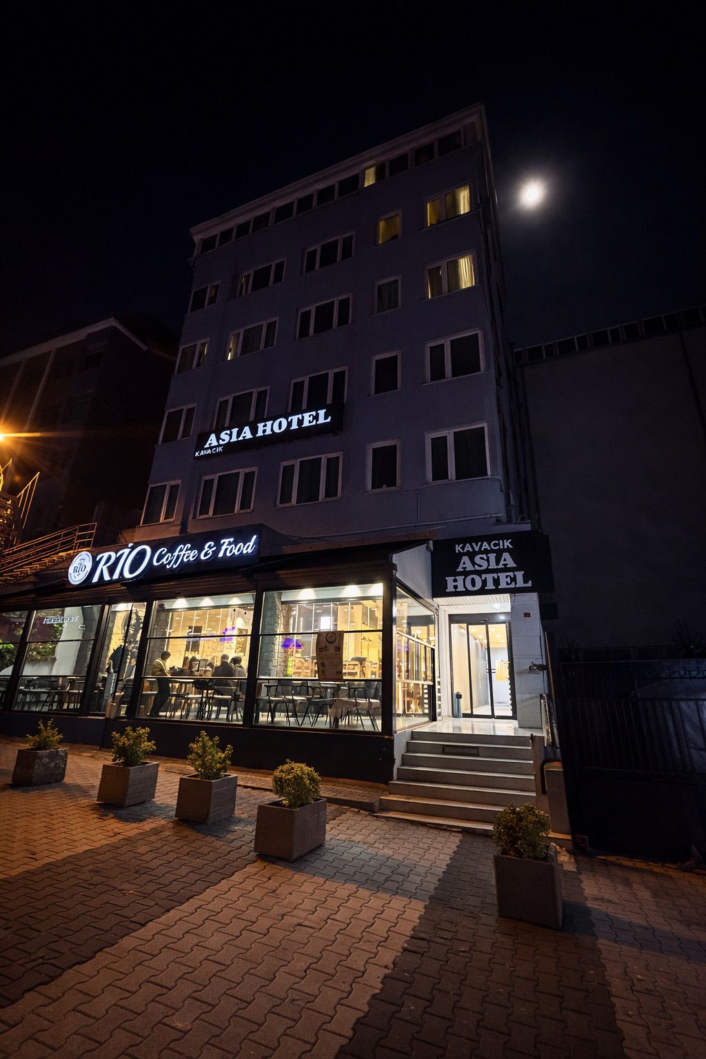Kavacık Asia Hotel Gece Görünümü